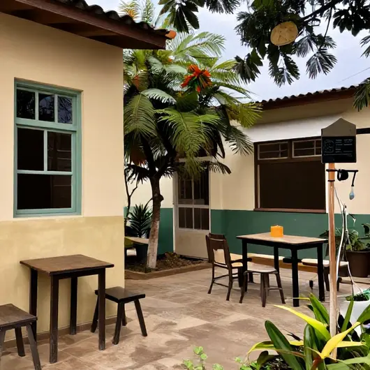 ASSOCIACAO DOS MORADORES E AMIGOS DA VILA CALDERITA: Um Espaço de Comunidade ASSOCIACAO DOS MORADORES E AMIGOS DA VILA CALDERITA: Um Espaço de Comunidade