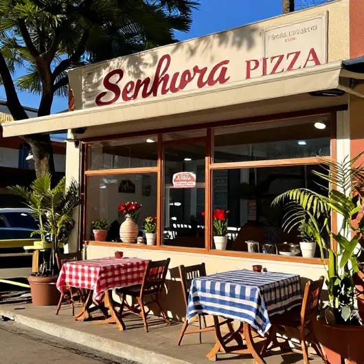 Descubra o Sabor da Senhora Pizza Descubra o Sabor da Senhora Pizza